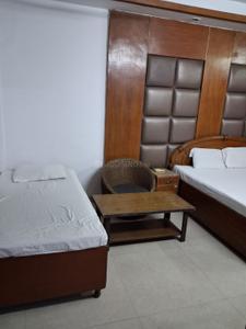 Bedroom Image of 450 Sq.ft 1 BHK Builder Floor for rent in DDA Flats Sarita Vihar, Sarita Vihar New Delhi for Rs. 21000