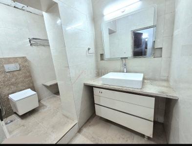 Bathroom Image of 1500 Sq.ft 3 BHK Builder Floor for sale in Green Park New Delhi for Rs. 39000000