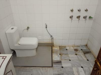 Bathroom Image of 1500 Sq.ft 2 BHK Builder Floor for rent in Ashiyana Lucknow for Rs. 12000