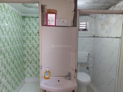 Bathroom Image of 1350 Sq.ft 4 BHK Independent House for sale in Chandkheda Ahmedabad for Rs. 12000000