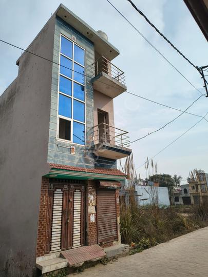 Salempur Mahdood Main Image 1