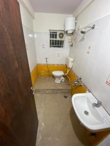 Bathroom Image of 1500 Sq.ft 3 BHK Apartment / Flat for rent in Murugeshpalya Bengaluru for Rs. 43000