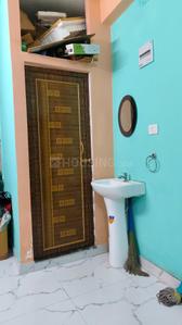 Bathroom Image of 500 Sq.ft 1 BHK Apartment / Flat for rent in Keshtopur Kolkata for Rs. 15000
