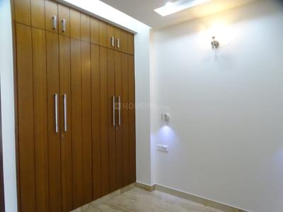Bedroom Image of 1600 Sq.ft 3 BHK Builder Floor for rent in Chittaranjan Park New Delhi for Rs. 75000