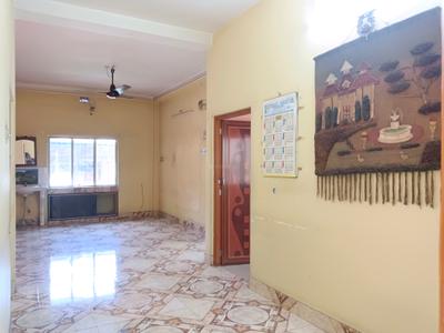 Living Room Image of 900 Sq.ft 2 BHK Builder Floor for rent in Thakurpukur Kolkata for Rs. 15000