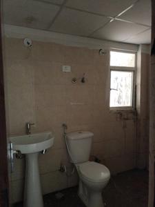 Common Bathroom Image of 1100 Sq.ft 2.5 BHK Apartment / Flat for sale in Amrapali Verona Heights, Noida Extension Greater Noida for Rs. 7984000