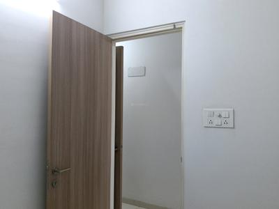 Bedroom Image of 700 Sq.ft 1.5 BHK Apartment / Flat for rent in Godrej Emerald, Kasarvadavali Thane for Rs. 27599