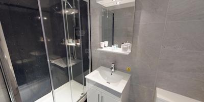 Bathroom Image of 2400 Sq.ft 4 BHK Apartment / Flat for sale in K Raheja Classique, Andheri West Mumbai for Rs. 94000000