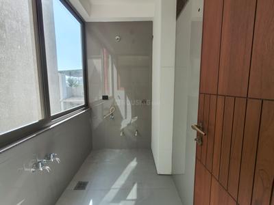 Bathroom Image of 4800 Sq.ft 5 BHK Apartment / Flat for sale in Vastrapur Ahmedabad for Rs. 50000000