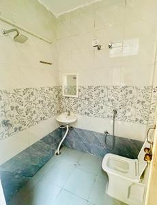 Bathroom Image of HOUSITIZE PG  in Sector 20, Noida