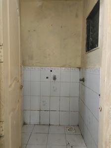 Common Bathroom One Image of 370 Sq.ft 1 BHK Apartment / Flat for sale in Saptarshi Towers, Kandivali West Mumbai for Rs. 7000000
