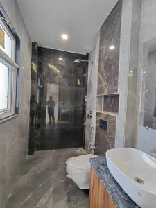 Bathroom Image of 2500 Sq.ft 2 BHK Builder Floor for rent in Sector 46 Noida for Rs. 45000