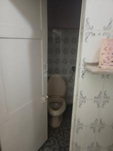 Bathroom Image of 800 Sq.ft 2 BHK Builder Floor for rent in Dilshad Garden New Delhi for Rs. 26000