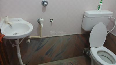 Bathroom Image of 450 Sq.ft 1 RK Apartment / Flat for rent in Keshtopur Kolkata for Rs. 6688