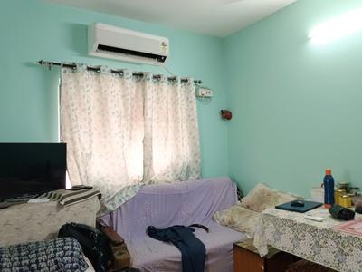 Bedroom Image of 1000 Sq.ft 2 BHK Builder Floor for sale in Tollygunge Kolkata for Rs. 4800000
