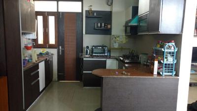 Kitchen Image of 1950 Sq.ft 3 BHK Apartment / Flat for rent in Ramprastha Pearl Court, Vaishali Ghaziabad for Rs. 48000