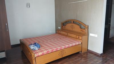Bedroom Image of 2475 Sq.ft 3 BHK Apartment / Flat for sale in Prateek Stylome, Sector 45 Noida for Rs. 43500000