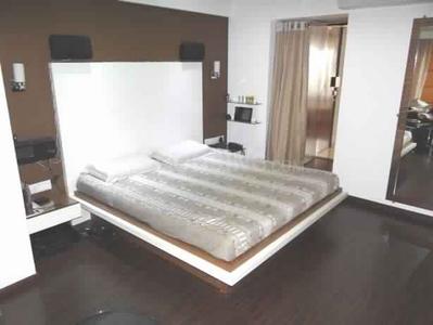 Bedroom Image of 7200 Sq.ft 8 BHK Apartment / Flat for sale in Bay View, Andheri West Mumbai for Rs. 300000000