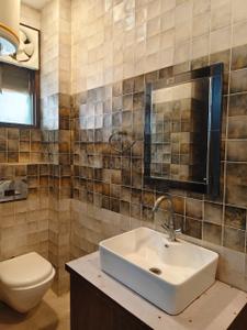 Bathroom Image of 1800 Sq.ft 3 BHK Builder Floor for sale in Mayfield Garden Luxury Floors, Mayfield Garden Gurgaon for Rs. 25500000