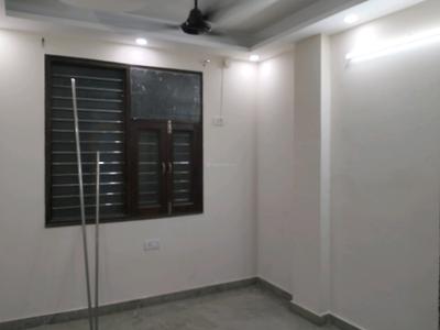 Bedroom Image of 750 Sq.ft 2 BHK Builder Floor for rent in Shalimar Bagh New Delhi for Rs. 28000