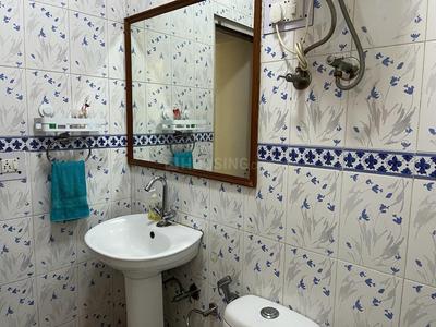 Bathroom Image of 1300 Sq.ft 3 BHK Builder Floor for sale in Palm Floors Sushant Lok 1, Sushant Lok Phase 1 Gurgaon for Rs. 21500000