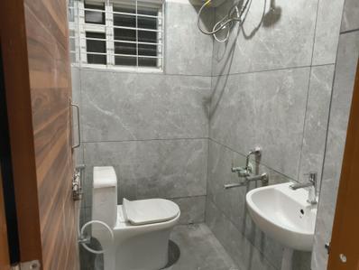 Bathroom Image of 516 Sq.ft 1 BHK Builder Floor for rent in Bommanahalli Bengaluru for Rs. 22000