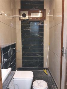 Common Bathroom Image of 1000 Sq.ft 3 BHK Builder Floor for rent in Shastri Nagar New Delhi for Rs. 32000