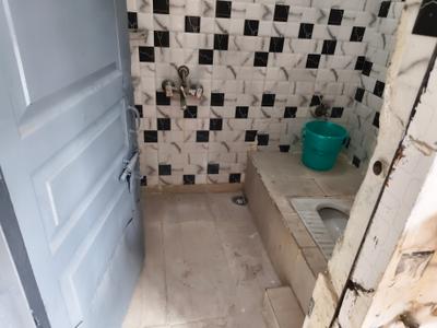 Bathroom Image of 650 Sq.ft 1 BHK Apartment / Flat for sale in Indirapuram Ghaziabad for Rs. 3600000