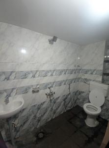 Bathroom Image of 900 Sq.ft 2 BHK Independent House for rent in Laxmi Nagar Hubli for Rs. 15000