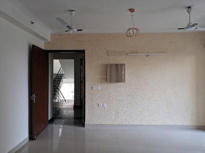 Living Room Image of 1375 Sq.ft 3 BHK Apartment / Flat for sale in Amrapali Crystal Homes Phase 1, Sector 76 Noida for Rs. 16000000