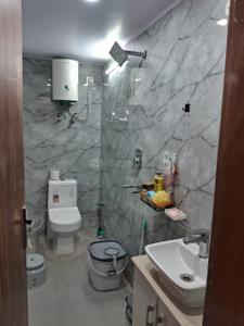 Bathroom Image of 700 Sq.ft 1 BHK Independent House for rent in Hari Nagar New Delhi for Rs. 21000