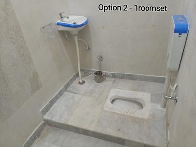 Bathroom Image of 800 Sq.ft 1 RK Independent House for rent in Subhash Nagar Colony Bareilly for Rs. 6000
