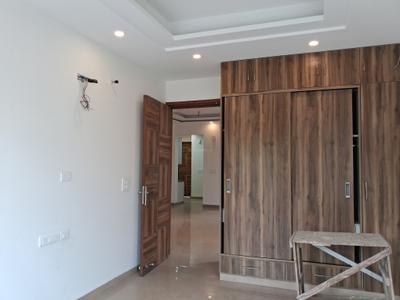 Bedroom Image of 1800 Sq.ft 3 BHK Builder Floor for sale in Paschim Vihar New Delhi for Rs. 40000000