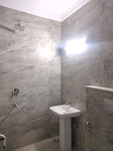 Common Bathroom Image of 1125 Sq.ft 3 BHK Builder Floor for sale in RPS Palm Drive, Sector 88 Faridabad for Rs. 11000000