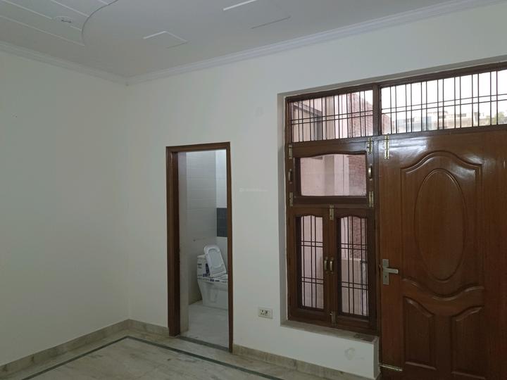 Sainik Colony, Sector 49 Main Image 1