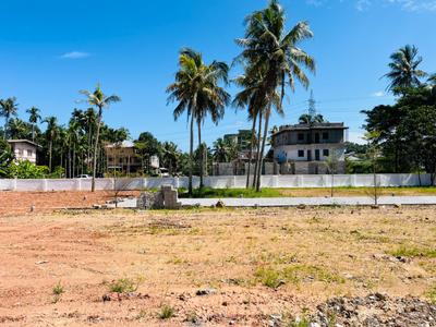 Image of 1305 Sq.ft Residential Plot / Land for sale in Kakkanad, Kochi for Rs. 3900000