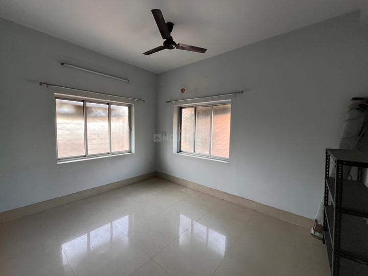 Anwar Shah Road Main Image 1