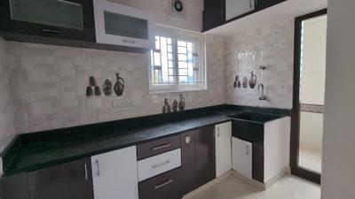 Kitchen Image of 850 Sq.ft 2 BHK Apartment / Flat for rent in Ejipura Bengaluru for Rs. 38000