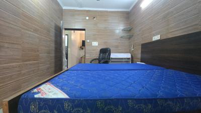 Bedroom Image of 550 Sq.ft 2 BHK Apartment / Flat for rent in Pitampura New Delhi for Rs. 25100