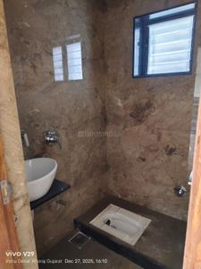 Image of 2003 Sq.ft 4 BHK Villa for rent in Ganesh Exotica Bungalows, Vaishno Devi Circle, Ahmedabad for Rs. 35000