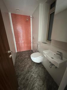 Bathroom Image of 3417 Sq.ft 5 BHK Apartment / Flat for sale in Lodha Adrina, Lower Parel Mumbai for Rs. 162500000