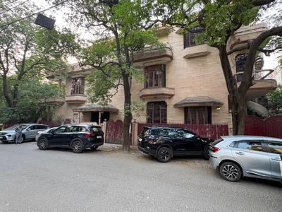 Image of 5800 Sq.ft 8 BHK Independent House for sale in New Friends Colony, New Delhi for Rs. 317500000
