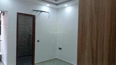Bedroom Image of 1400 Sq.ft 4 BHK Builder Floor for sale in Pitampura New Delhi for Rs. 15000000