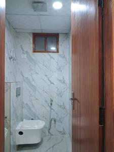 Common Bathroom Image of 1450 Sq.ft 3 BHK Apartment / Flat for sale in Sector 104 Noida for Rs. 7200000