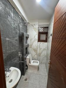 Bathroom Image of 760 Sq.ft 1 BHK Apartment / Flat for rent in Said-Ul-Ajaib New Delhi for Rs. 20000
