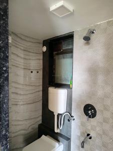 Common Bathroom Image of 1040 Sq.ft 2 BHK Apartment / Flat for rent in Kalpataru Paramount, Thane West Thane for Rs. 43000