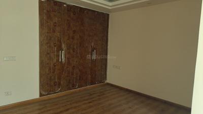 Bedroom Image of 2000 Sq.ft 3 BHK Builder Floor for sale in Safdarjung Enclave New Delhi for Rs. 65000000