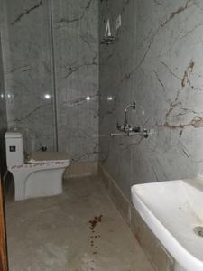 Common Bathroom Image of 800 Sq.ft 3 BHK Apartment / Flat for sale in Dwarka Mor New Delhi for Rs. 5000003