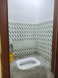 Common Bathroom One Image of 700 Sq.ft 2 BHK Builder Floor for rent in Begumpur New Delhi for Rs. 27000