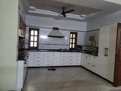 Kitchen Image of 2200 Sq.ft 3 BHK Builder Floor for rent in Sector 28 Faridabad for Rs. 35000